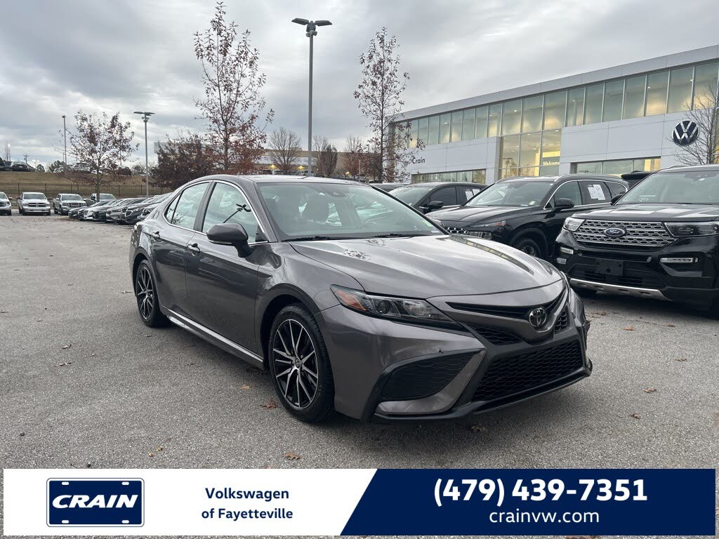 2024 Toyota Camry SE Nightshade FWD