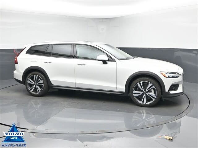 2024 Volvo V60 Cross Country B5 Plus AWD