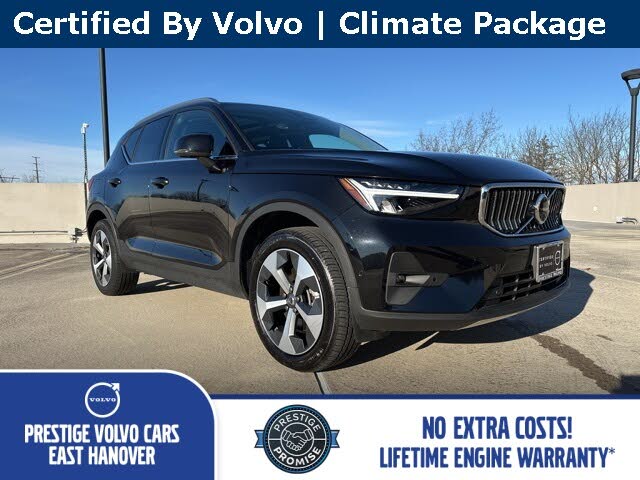 2025 Volvo XC40 B5 Plus Bright Theme AWD