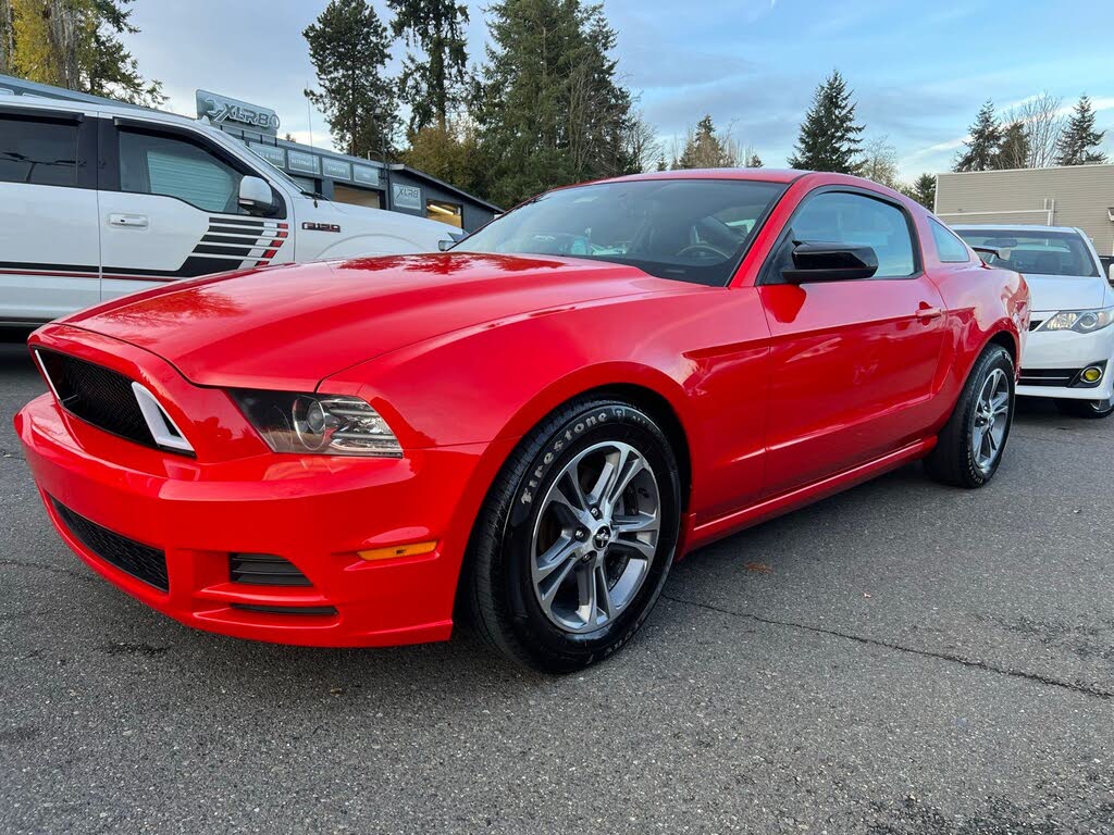 2014 Ford Mustang V6 Premium Coupe RWD