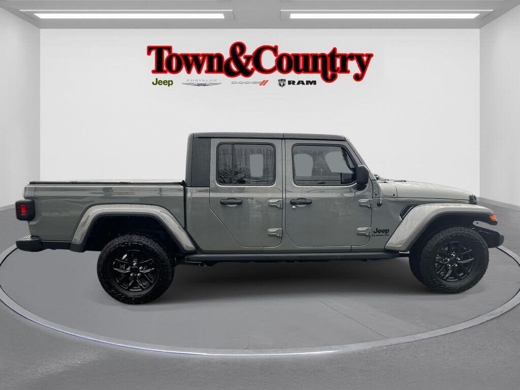 2022 Jeep Gladiator Altitude Crew Cab 4WD