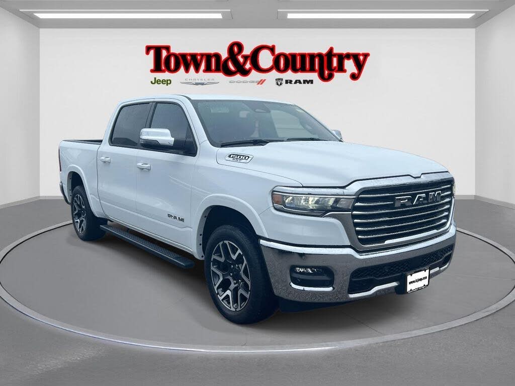 2025 RAM 1500 Laramie Crew Cab 4WD