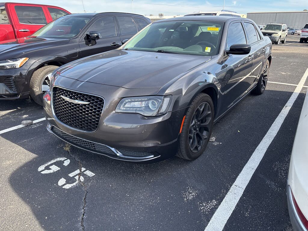 2019 Chrysler 300 Touring RWD