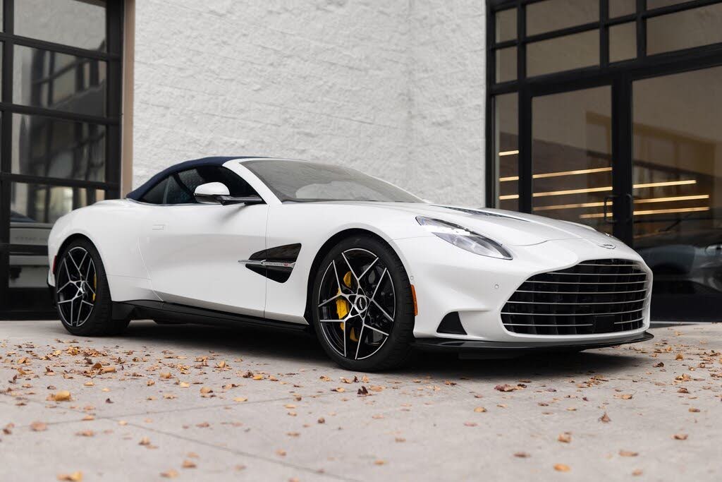 2026 Aston Martin Vanquish Volante RWD