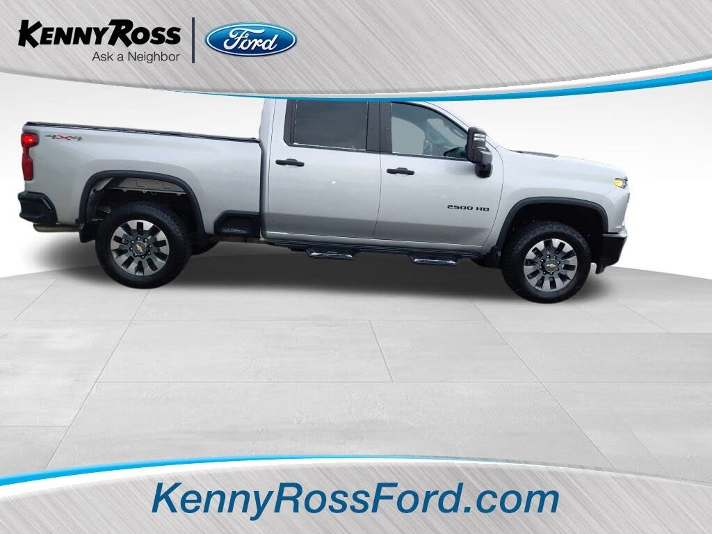 2023 Chevrolet Silverado 2500HD Custom Crew Cab 4WD