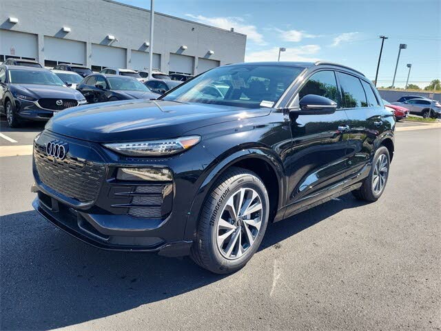 2025 Audi Q6 e-tron quattro Premium Plus