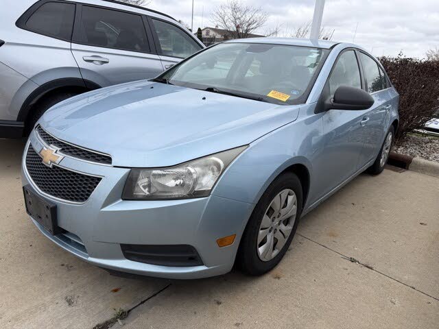 2012 Chevrolet Cruze LS Sedan FWD