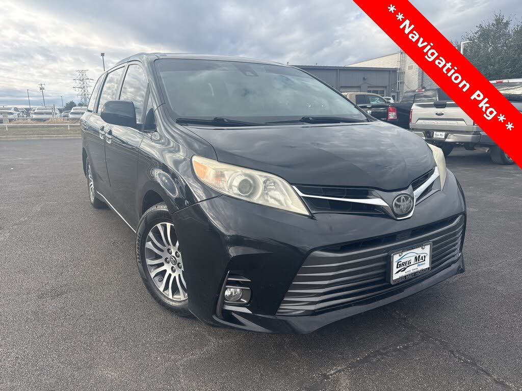 2018 Toyota Sienna XLE 7-Passenger FWD with Auto-Access Seat