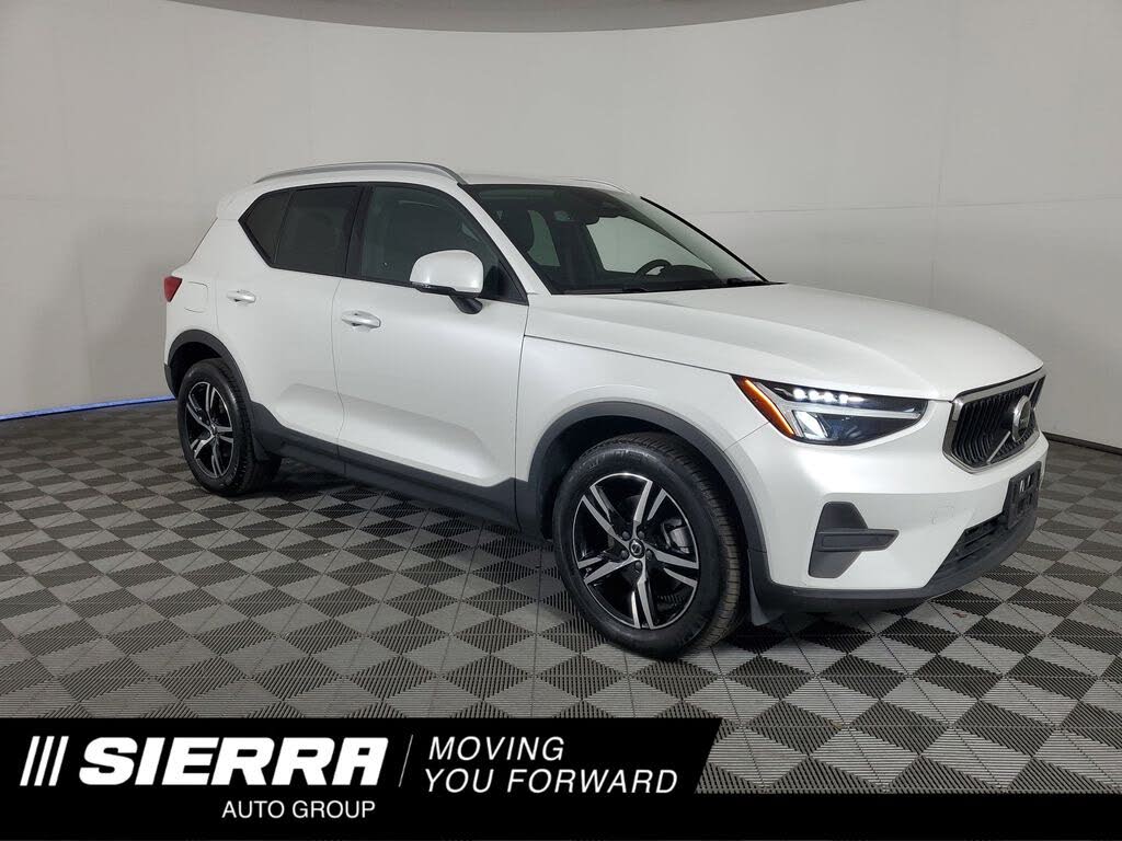2023 Volvo XC40 B5 Core AWD