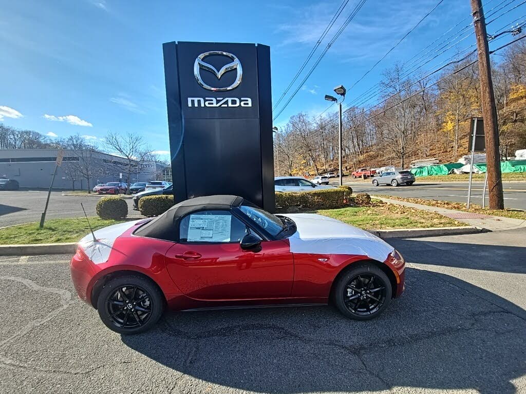 2025 Mazda MX-5 Miata Sport RWD