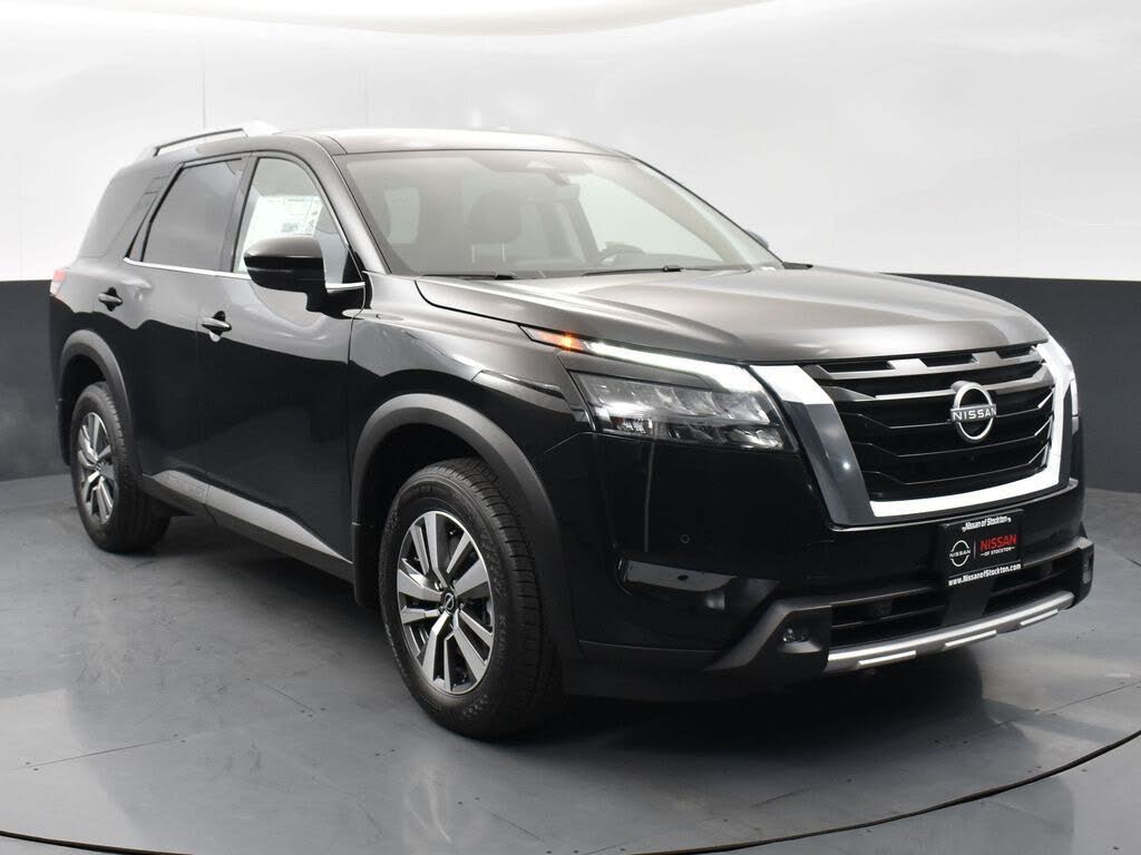 2025 Nissan Pathfinder SL 4WD
