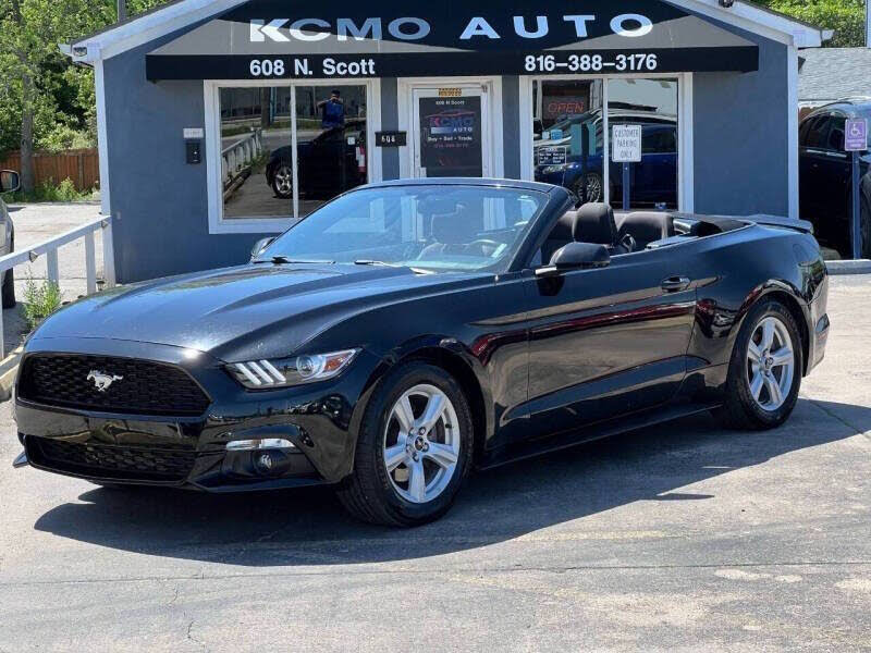2017 Ford Mustang V6 Convertible RWD