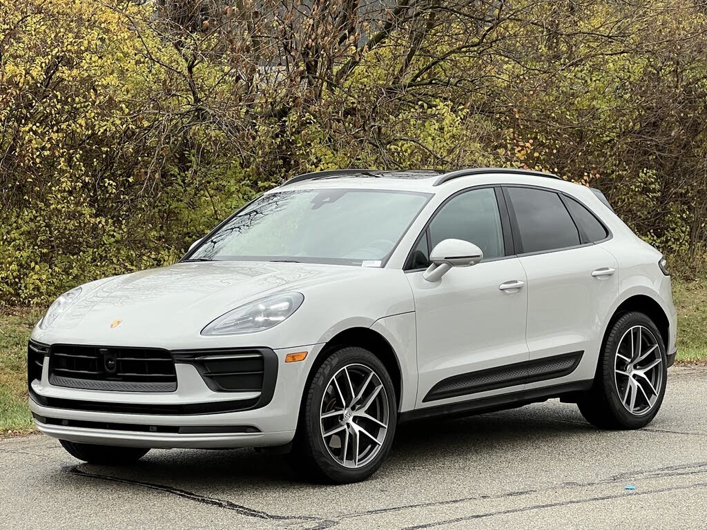 2025 Porsche Macan AWD