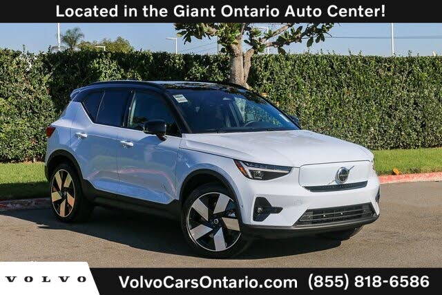 2026 Volvo EX40