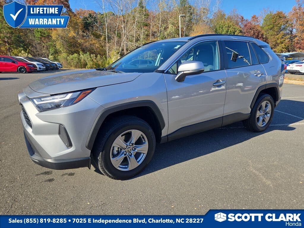 2024 Toyota RAV4 XLE FWD