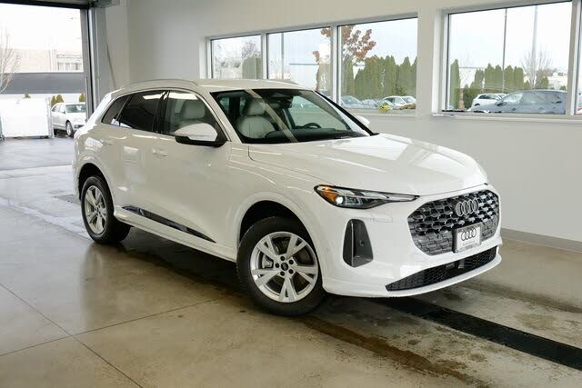 2025 Audi Q5 quattro Premium 40 TFSI