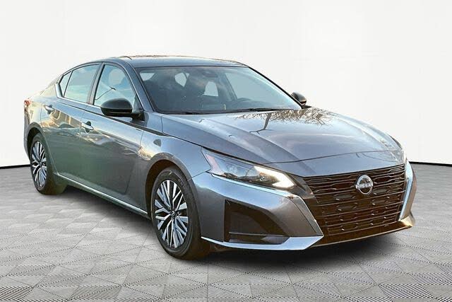 2024 Nissan Altima 2.5 SV FWD