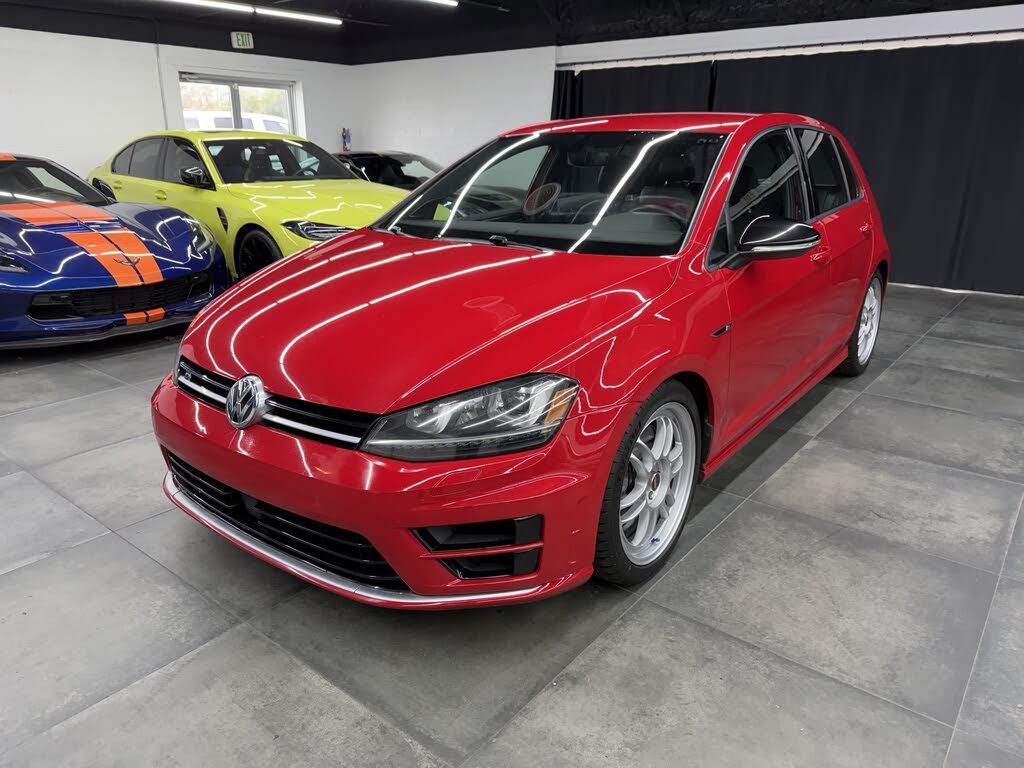 2017 Volkswagen Golf R 4-Door AWD with DCC and Navigation