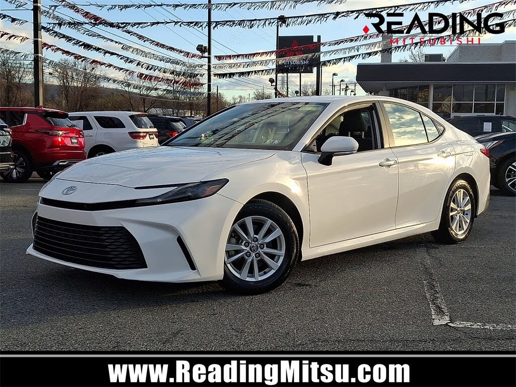 2025 Toyota Camry LE FWD