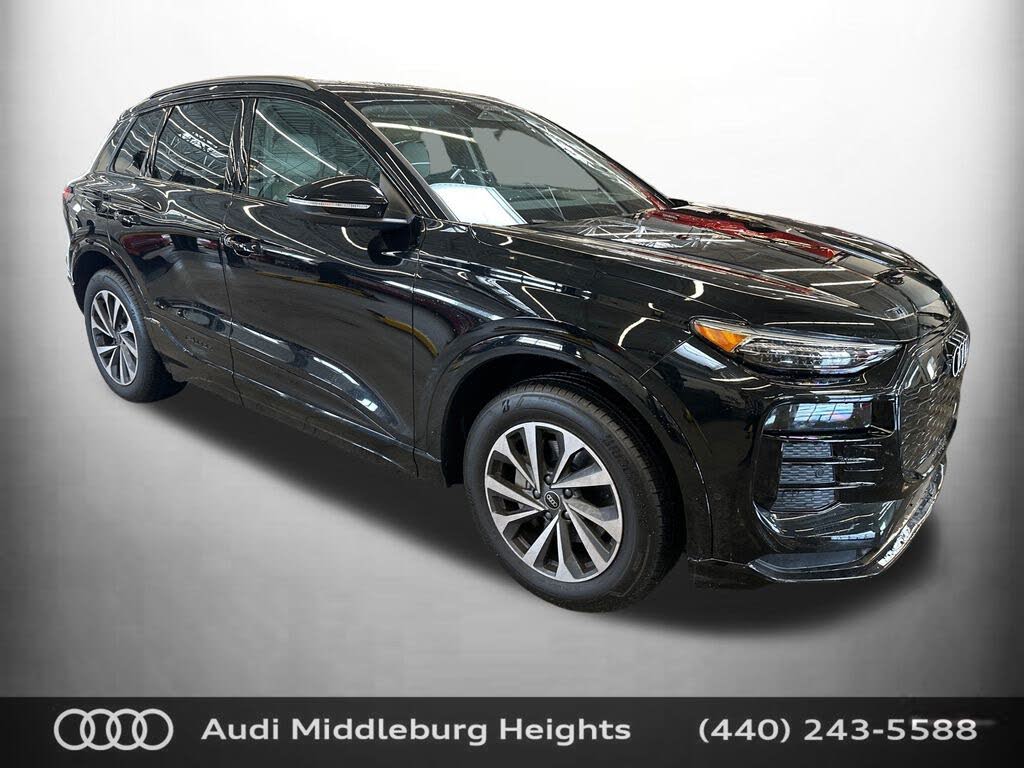 2025 Audi Q6 e-tron quattro Premium Plus