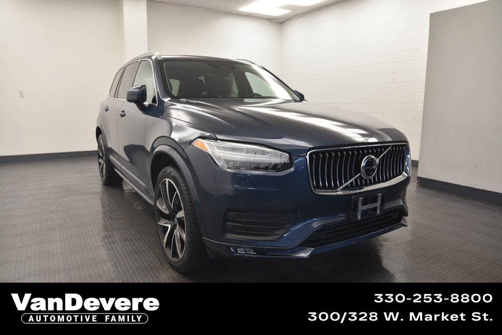 2022 Volvo XC90 T6 Momentum 6-Passenger AWD