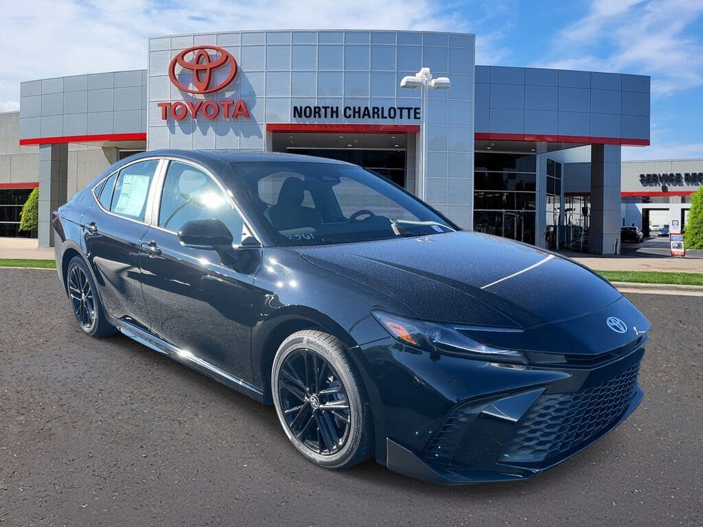 2026 Toyota Camry SE FWD