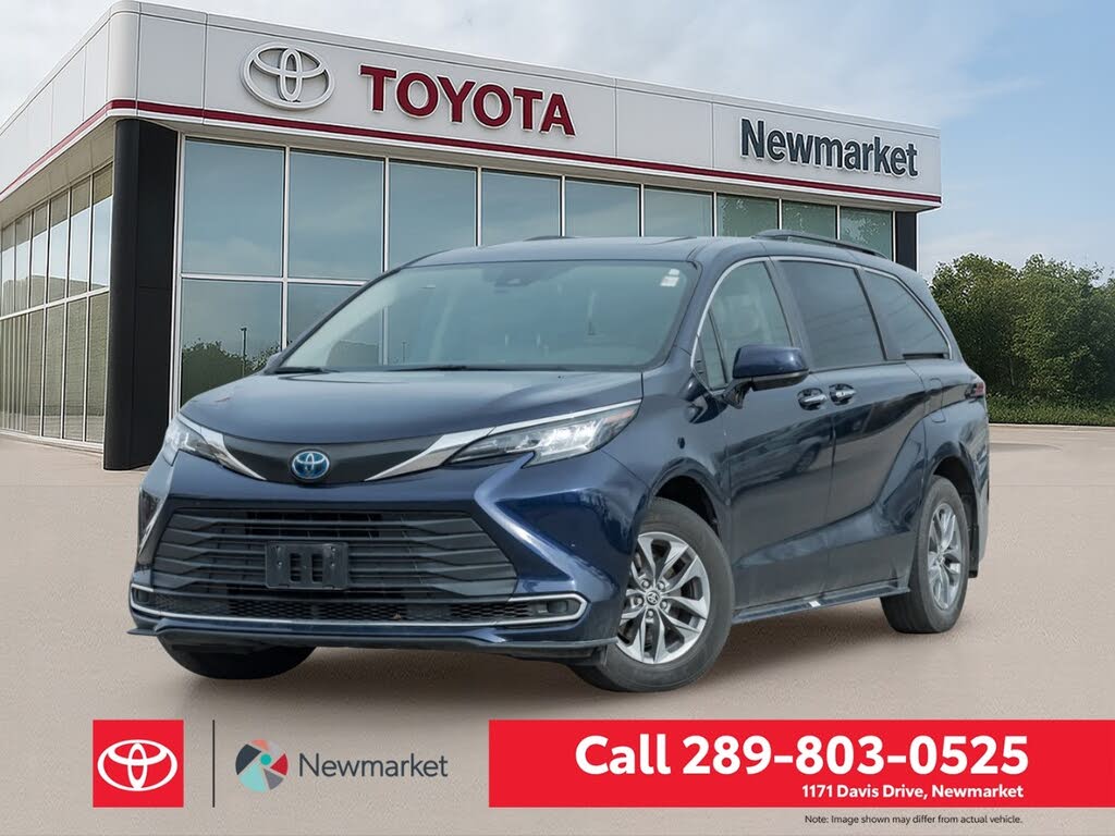 2022 Toyota Sienna XLE 8-Passenger FWD