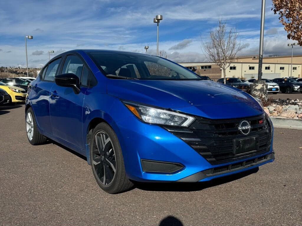 2023 Nissan Versa SR FWD