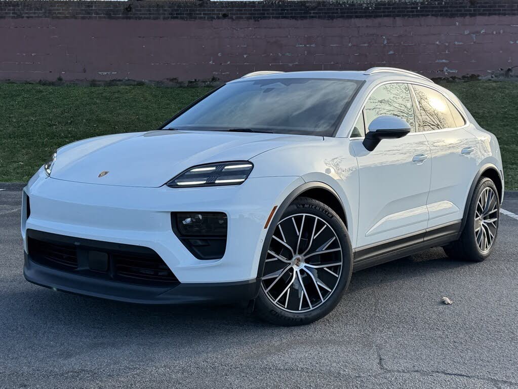 2025 Porsche Macan AWD
