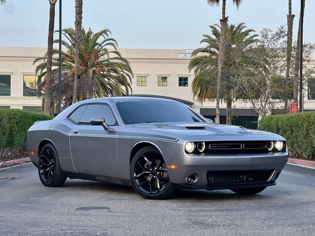 2016 Dodge Challenger R/T Plus RWD
