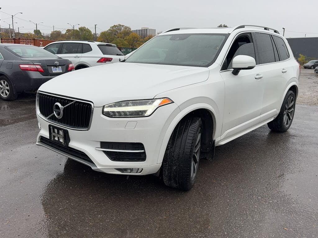 2018 Volvo XC90 T6 Momentum AWD