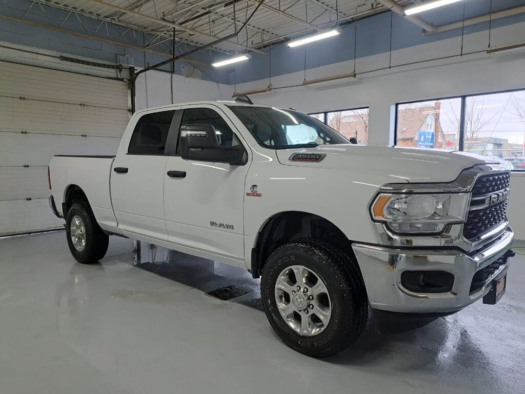 2024 RAM 3500 Big Horn Crew Cab 4WD