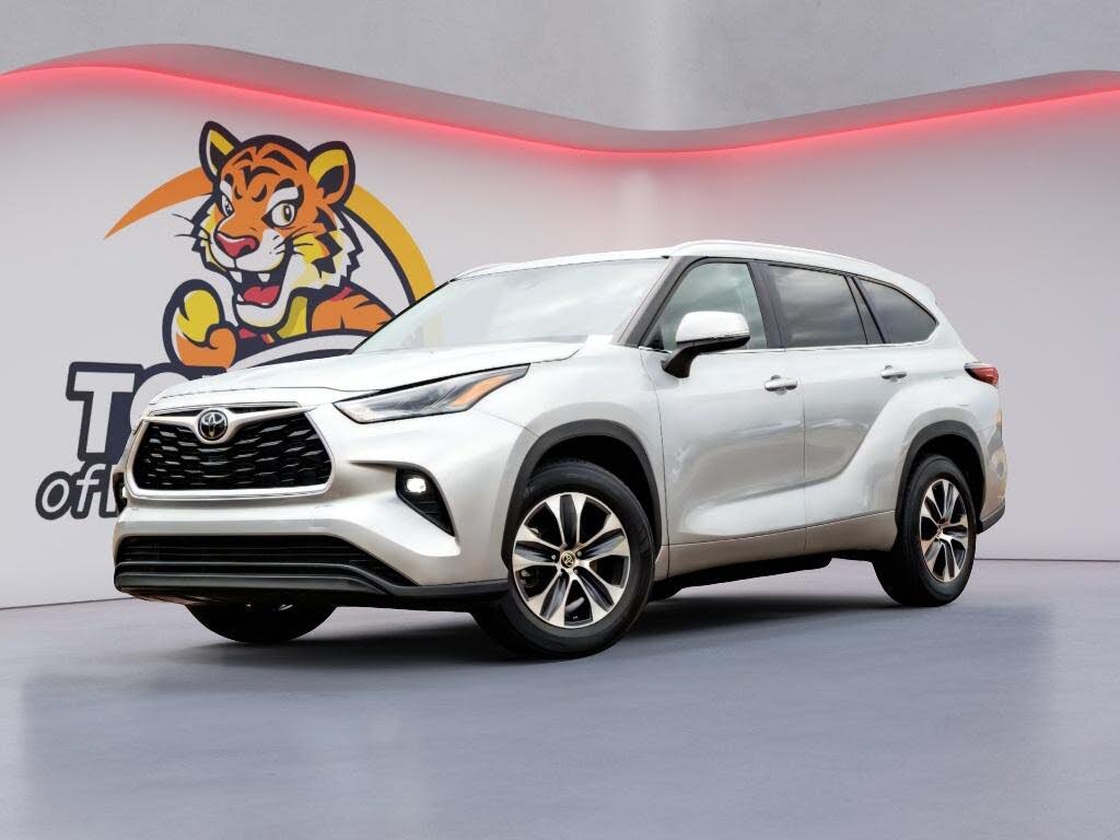 2024 Toyota Highlander XLE FWD