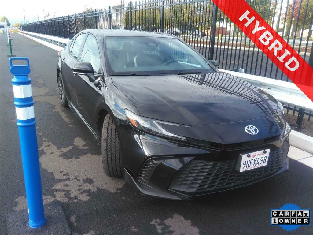 2025 Toyota Camry SE FWD