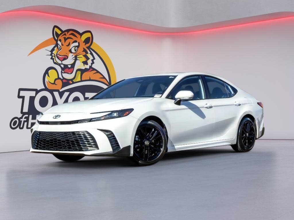 2025 Toyota Camry SE FWD