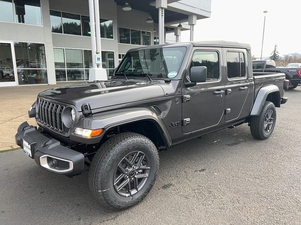 2026 Jeep Gladiator Sport S Crew Cab 4WD
