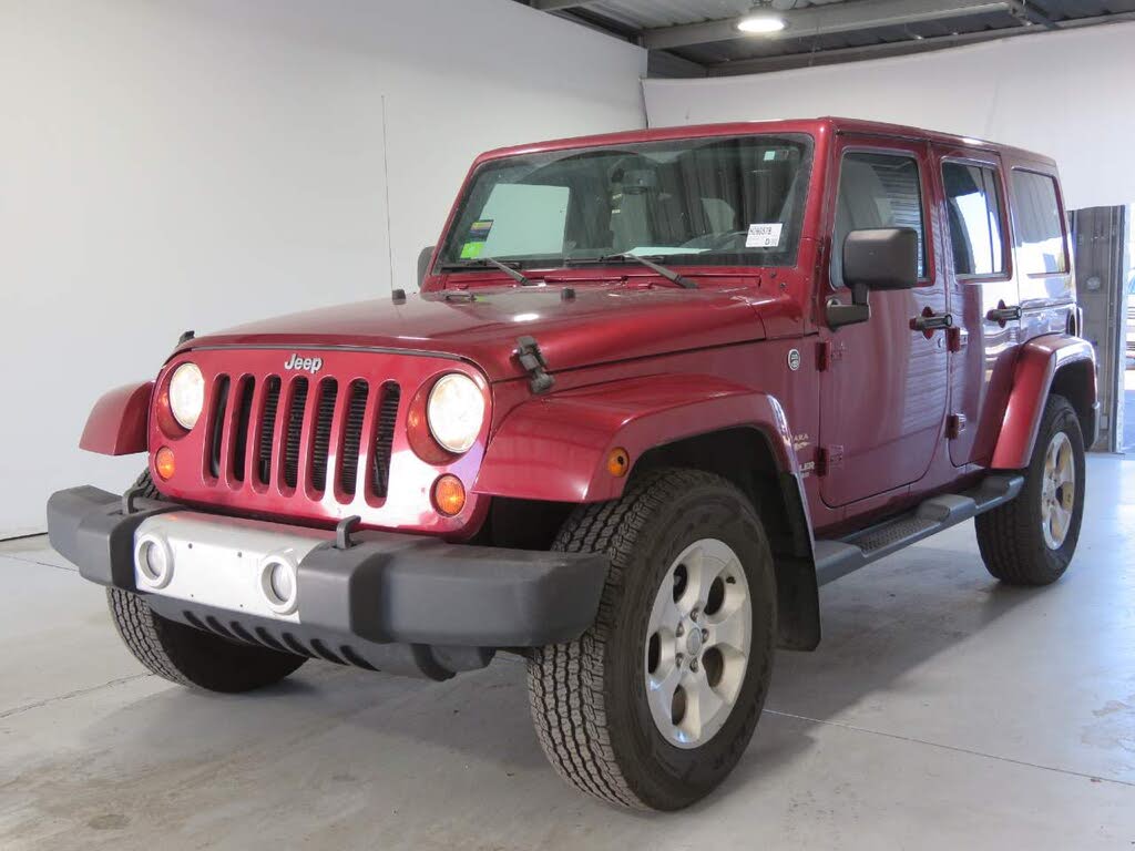 2013 Jeep Wrangler Unlimited Sahara 4WD