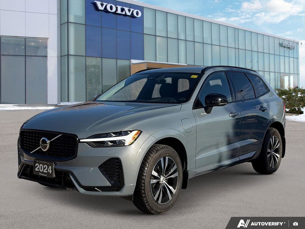 2024 Volvo XC60 Recharge T8 Core Dark Theme eAWD