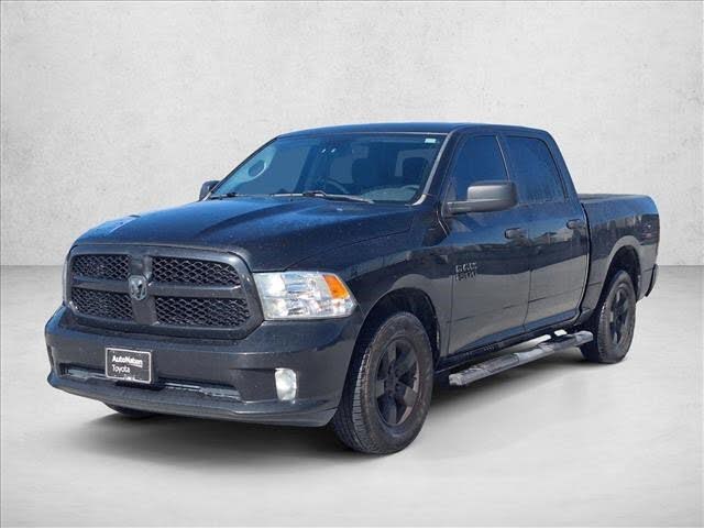 2018 RAM 1500 Express Crew Cab RWD