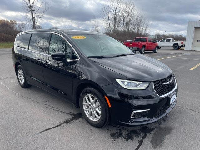 2024 Chrysler Pacifica Touring L FWD