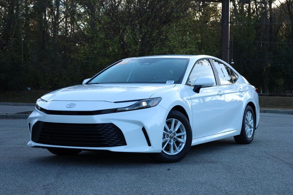 2025 Toyota Camry LE FWD