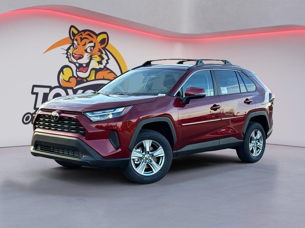 2025 Toyota RAV4 XLE FWD