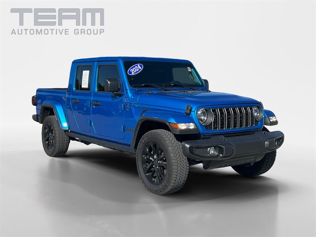 2024 Jeep Gladiator NightHawk Crew Cab 4WD