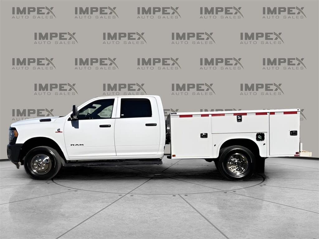 2022 RAM 3500 Chassis Tradesman Crew Cab DRW 4WD