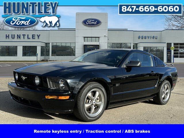 2005 Ford Mustang GT Deluxe Coupe RWD
