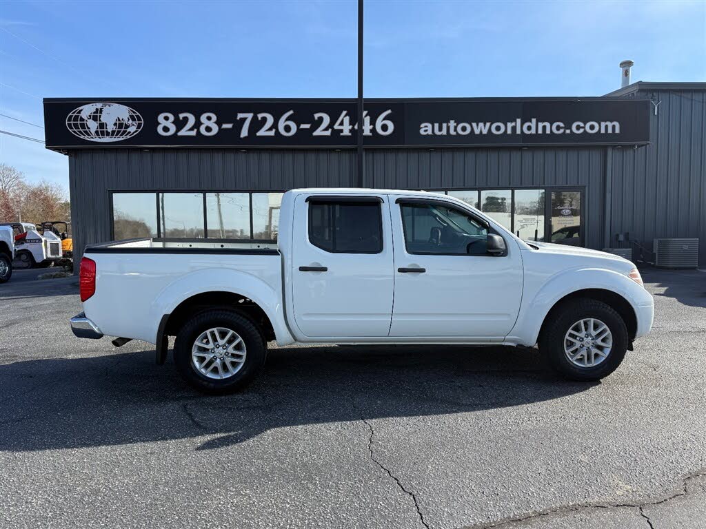 2017 Nissan Frontier PRO-4X Crew Cab 4WD