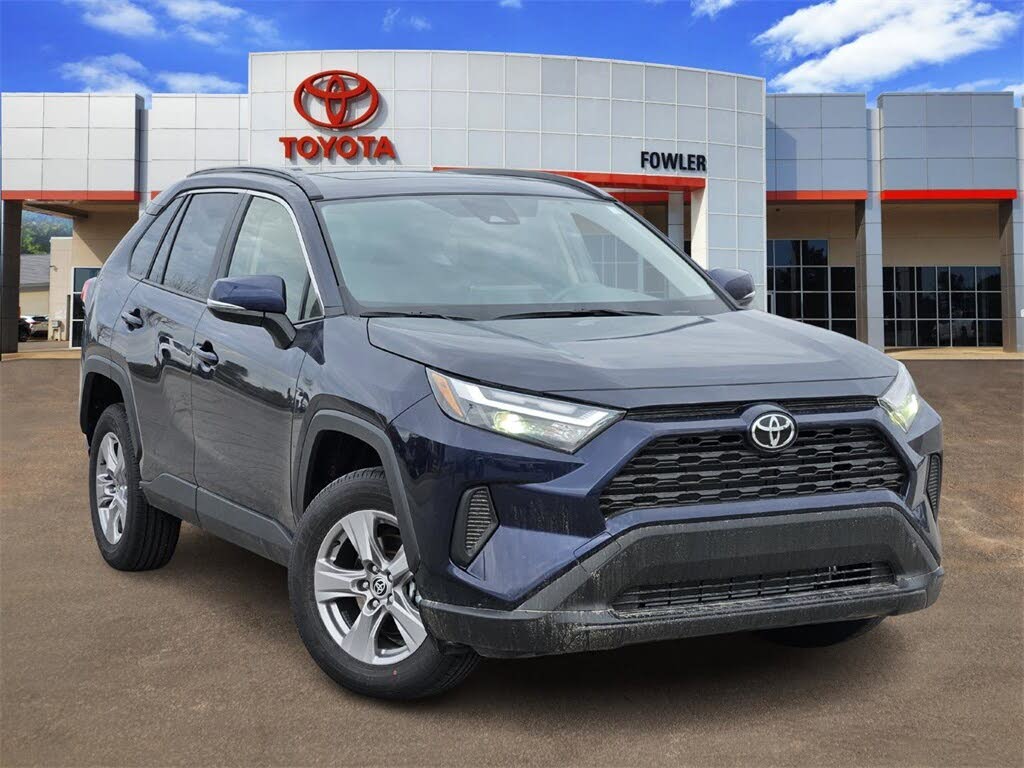 2025 Toyota RAV4 XLE FWD