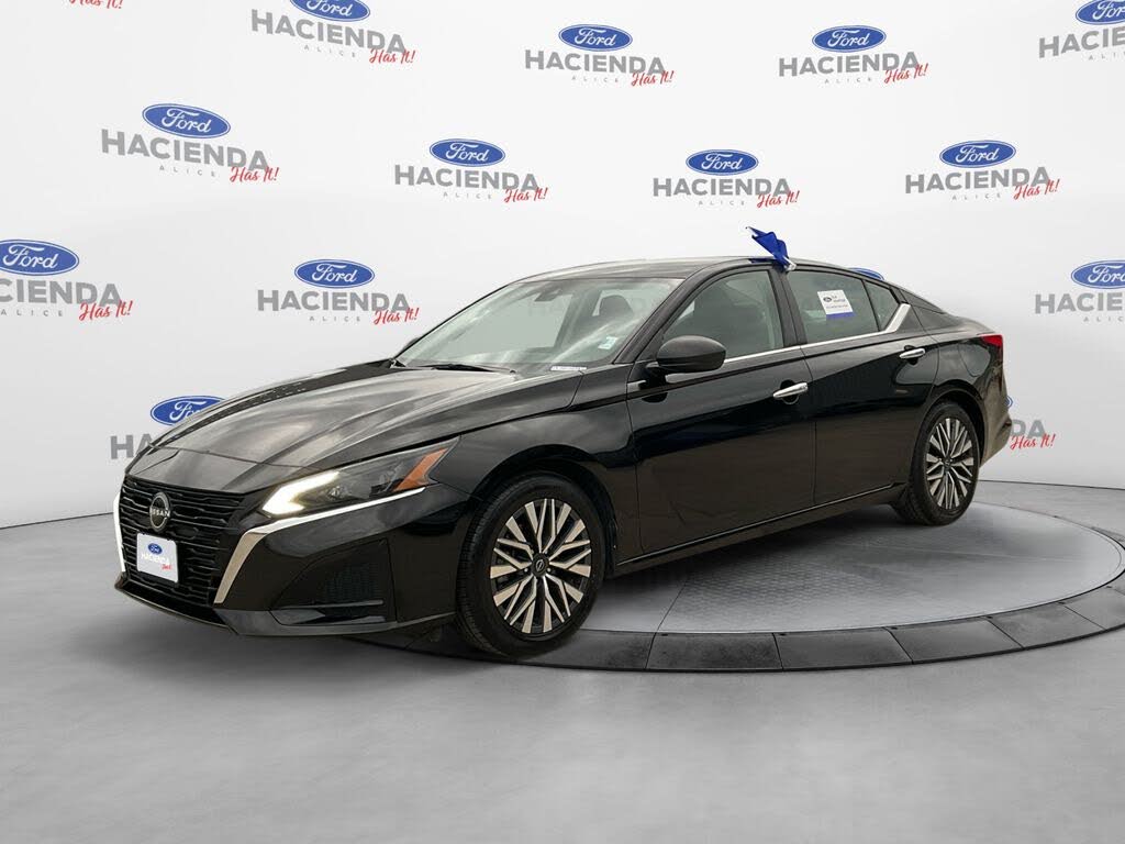 2024 Nissan Altima 2.5 SV FWD