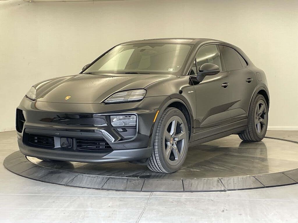 2025 Porsche Macan AWD
