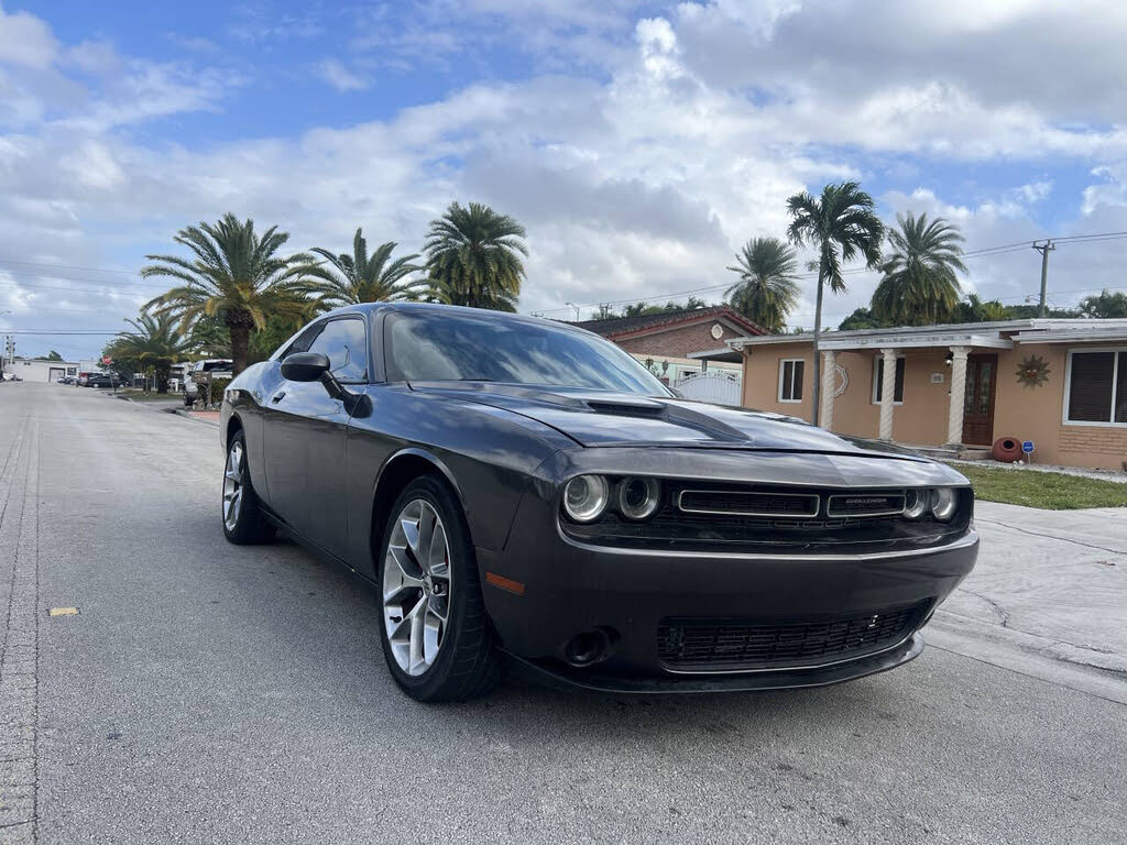 2017 Dodge Challenger SXT RWD